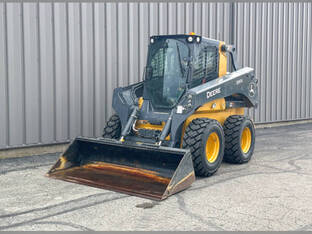 2022 John Deere 330G