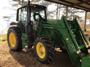 2017 John Deere 6110M