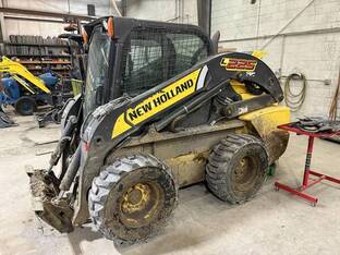 2011 New Holland L225