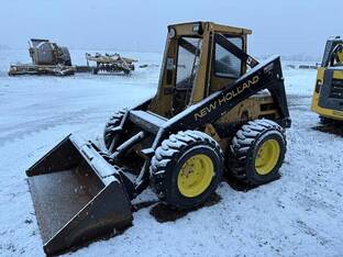 New Holland L553