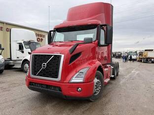 2022 Volvo VNR64T300