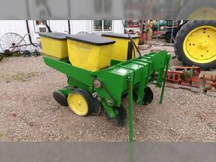 1983 John Deere 7100