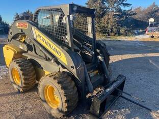 2013 New Holland L225