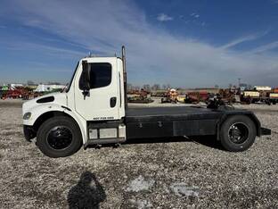 2013 Freightliner BUSINESS CLASS M2 106