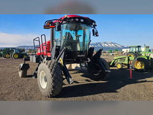 2018 MacDon Industries M1240