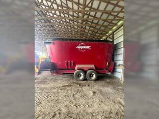 2020 Supreme International 1700TR