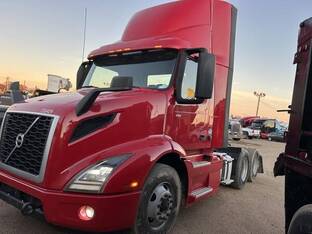 2022 Volvo VNR64T300