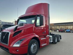 2021 Volvo VNR64T300