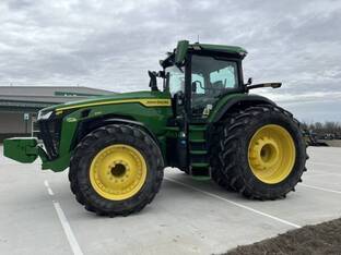2022 John Deere 8R 370