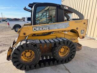 John Deere 325