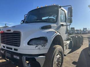 2012 Freightliner BUSINESS CLASS M2 106