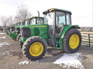John Deere 6215