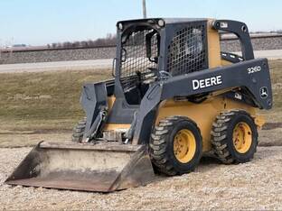 2011 John Deere 326D