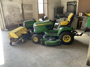 2023 John Deere X730