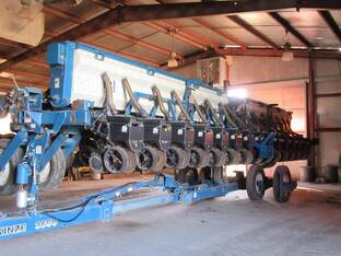 2006 Kinze 3650