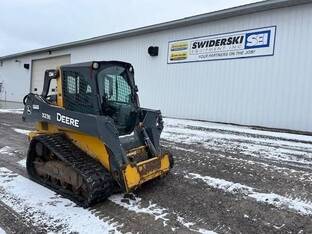 2015 John Deere 323E