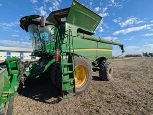 2022 John Deere S790