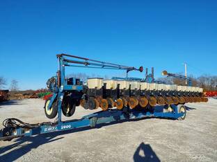 Kinze 2600