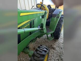 2022 John Deere 4044M