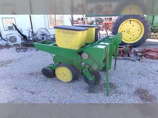 1983 John Deere 7100