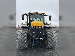 2025 JCB Fastrac 4220