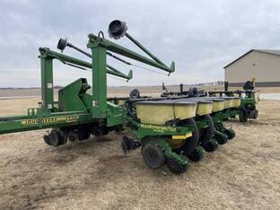 2000 John Deere 1770