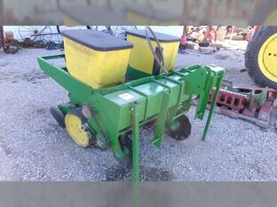 1983 John Deere 7100