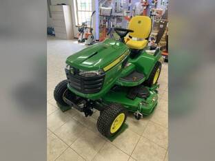 John Deere X738