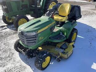 2017 John Deere X738