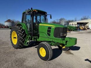 2010 John Deere 7330