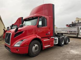2022 Volvo VNR64T300