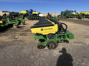 2019 John Deere 1725