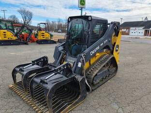 2022 John Deere 317G