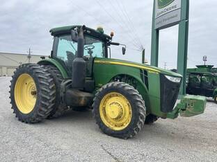 2012 John Deere 8260R