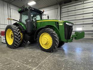 John Deere 8310R