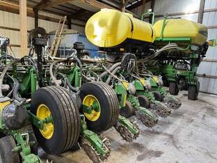 John Deere 1775NT