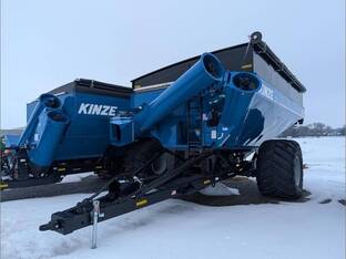 2023 Kinze 1051