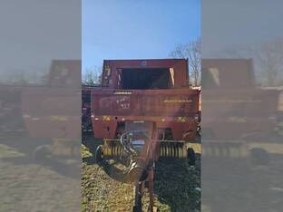 1997 New Holland 644