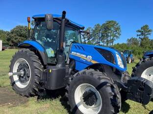2022 New Holland T7.230