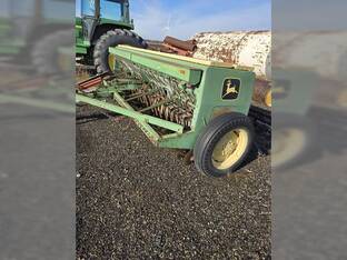 John Deere 8300