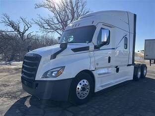 2021 Freightliner CASCADIA 126
