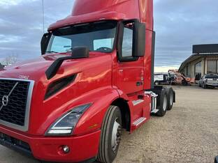 2022 Volvo VNR64T300
