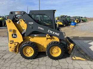 2019 John Deere 318G