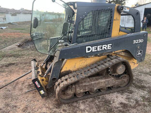 2012 John Deere 323D