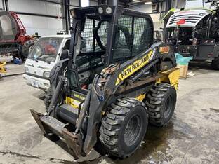 2020 New Holland L318