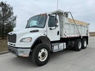 2010 Freightliner BUSINESS CLASS M2 106