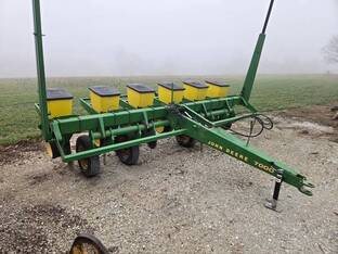 John Deere 7000