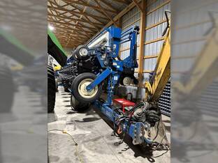 2005 Kinze 3650