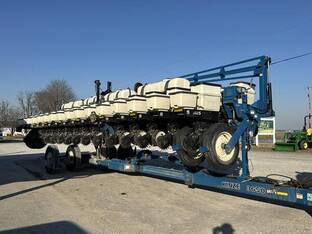 2005 Kinze 3650