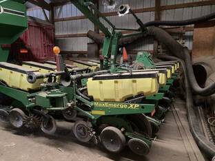 2011 John Deere 1760